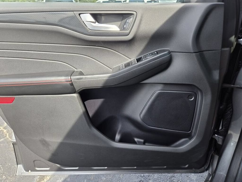 Certified 2023 Ford Escape ST-Line w/ Tech Pack #1 FWD image 33