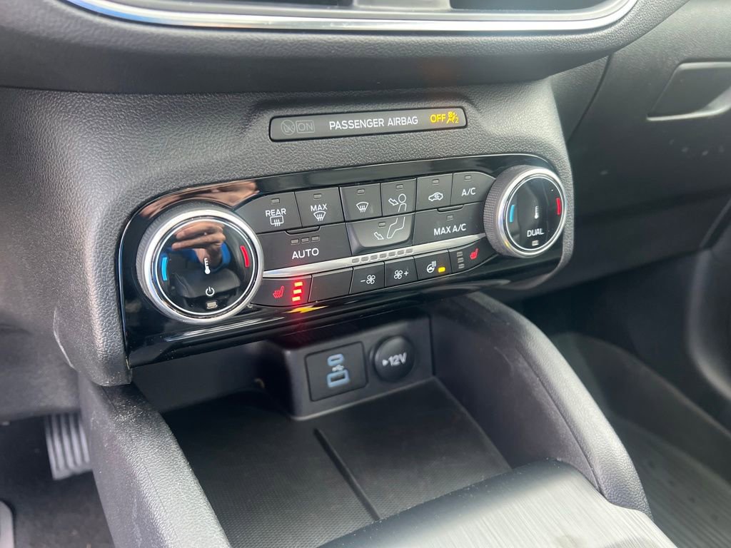 Certified 2022 Ford Escape Titanium w/ Class II Trailer Tow Package image 24