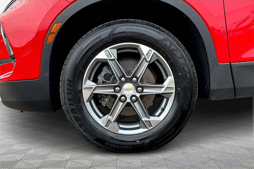 Used 2023 Chevrolet Blazer LT image 11