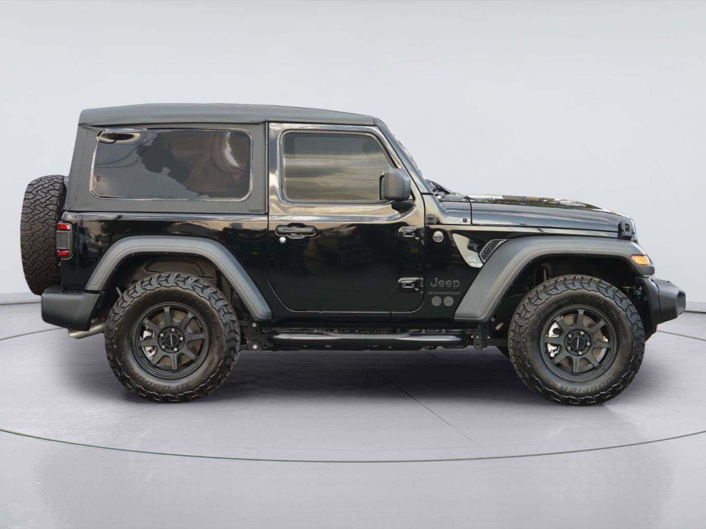 Used 2025 Jeep Wrangler Sport AWD/4WD image 5