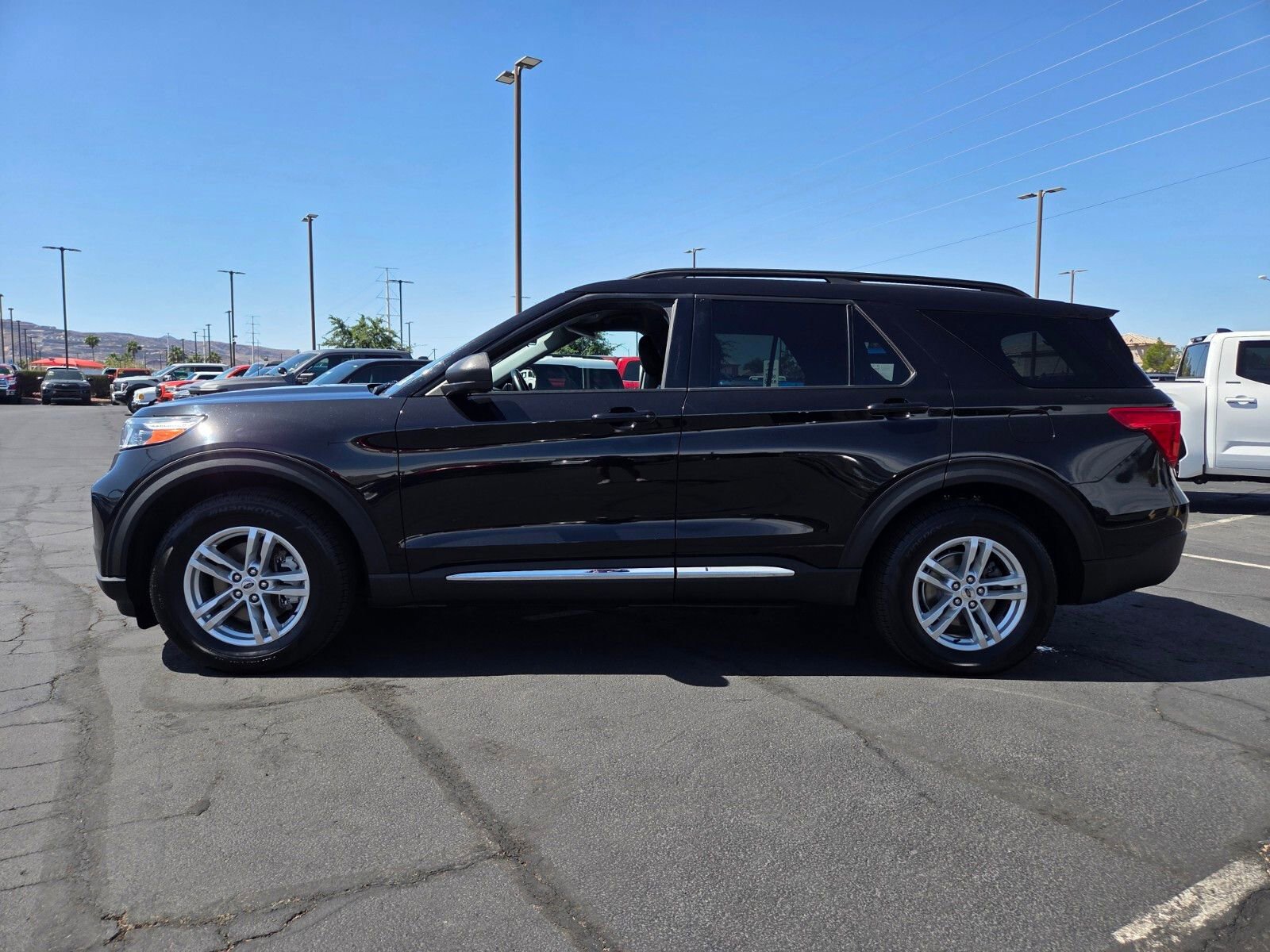 Certified 2023 Ford Explorer XLT w/ Equipment Group 202A RWD image 3