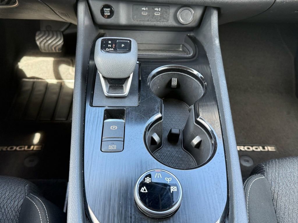 Used 2024 Nissan Rogue SV image 22
