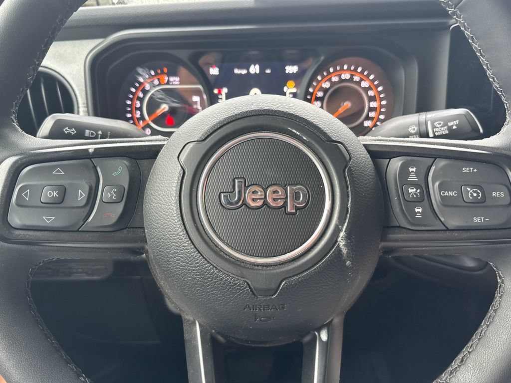 Used 2025 Jeep Gladiator Sport AWD/4WD image 6