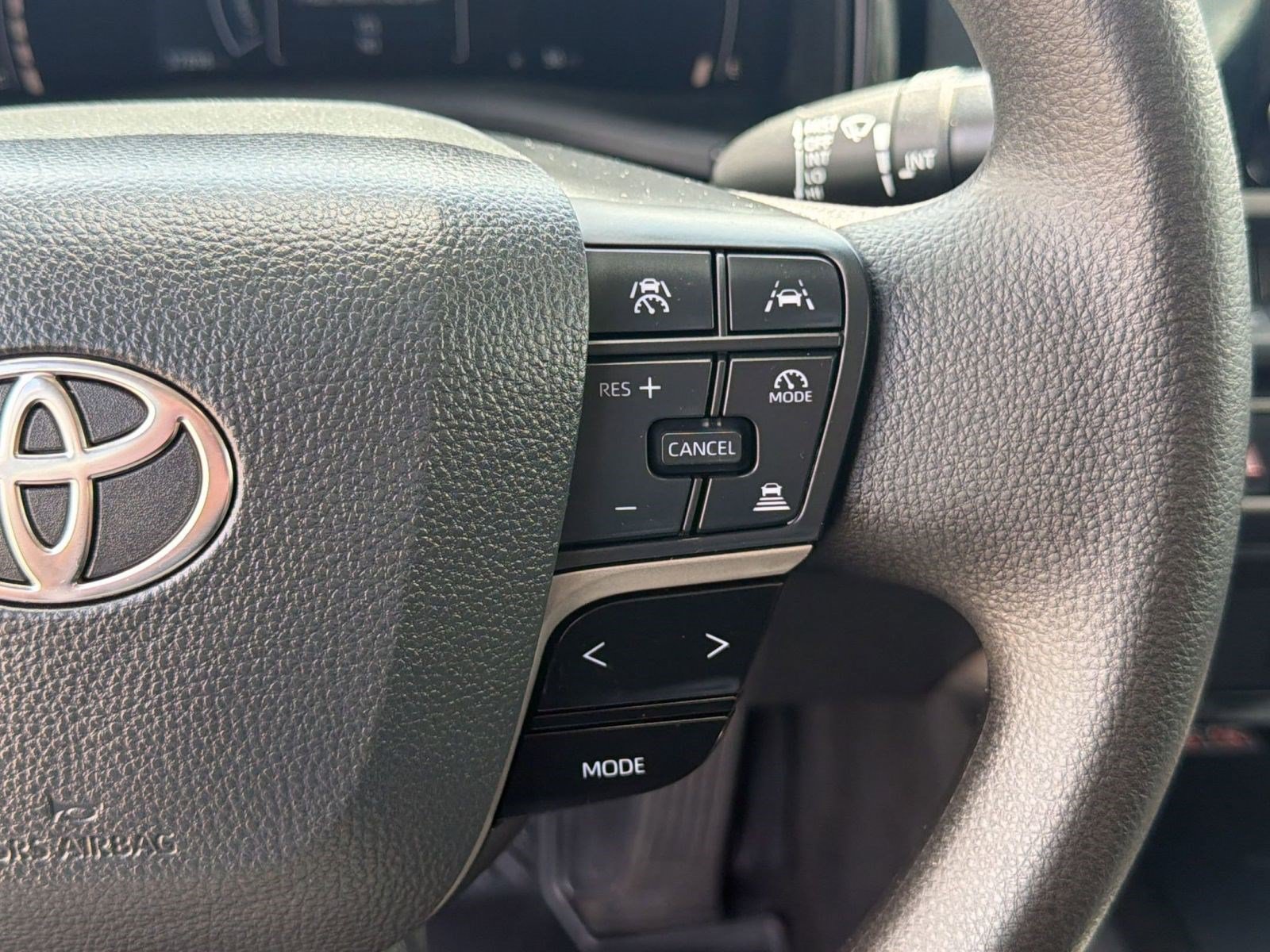 Used 2025 Toyota Camry LE w/ Convenience Package FWD image 25