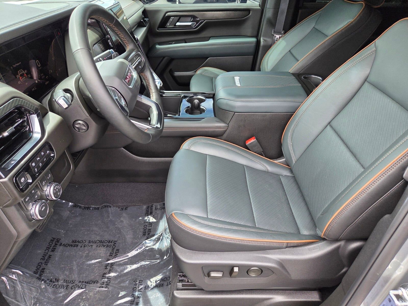Used 2026 GMC Yukon XL AT4 w/ LPO, Floor Liner Package AWD/4WD image 10