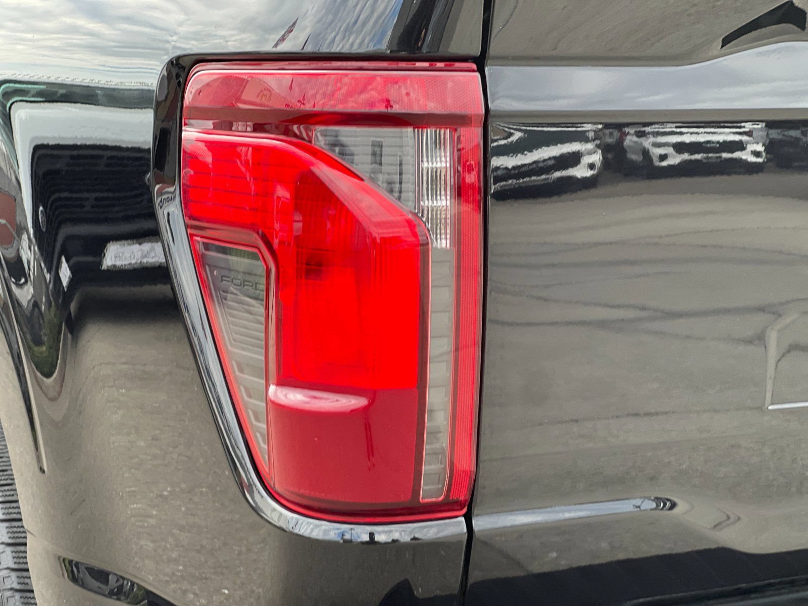 Certified 2025 Ford F150 XLT w/ Equipment Group 301A Standard RWD image 33