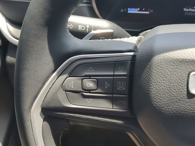 Used 2024 Jeep Grand Cherokee Altitude AWD/4WD image 18