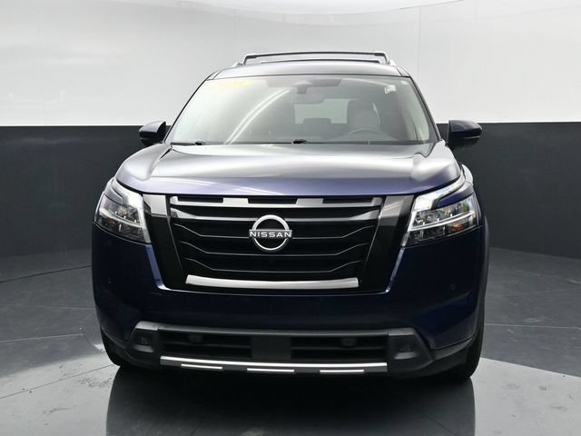 Used 2023 Nissan Pathfinder SL FWD video 3