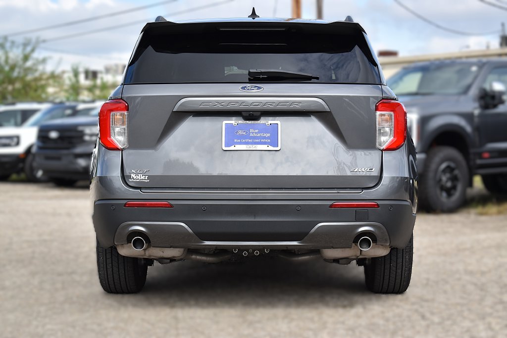 Certified 2024 Ford Explorer XLT w/ Equipment Group 202A AWD/4WD image 8