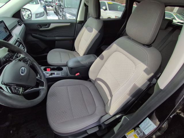 Certified 2022 Ford Escape SE w/ SE Sport Appearance Package image 8
