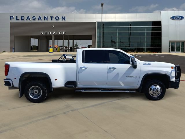 Used 2023 Chevrolet Silverado 3500 High Country w/ Technology Package AWD/4WD image 6