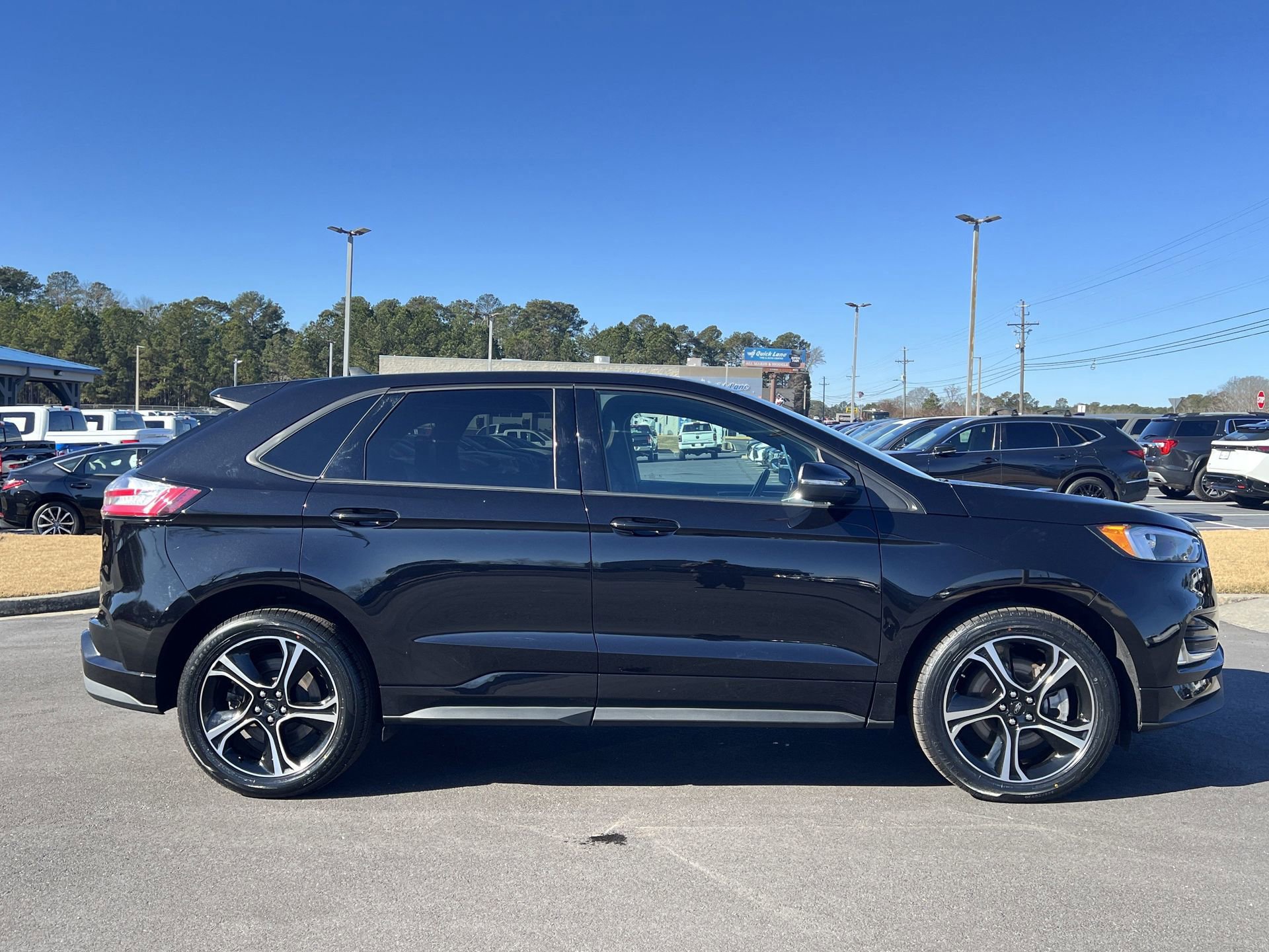 Certified 2023 Ford Edge ST image 2