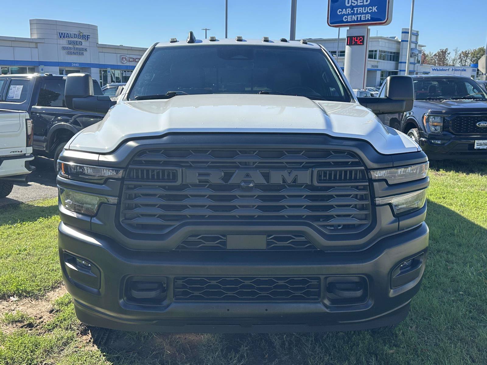 Used 2025 RAM 3500 Tradesman AWD/4WD image 2