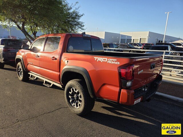 Used 2018 Toyota Tacoma TRD Off-Road w/ Technology Package RWD image 3