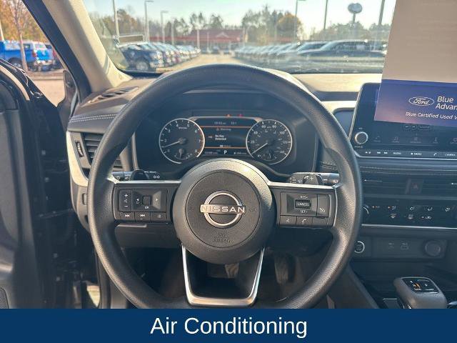 Used 2023 Nissan Rogue S image 16