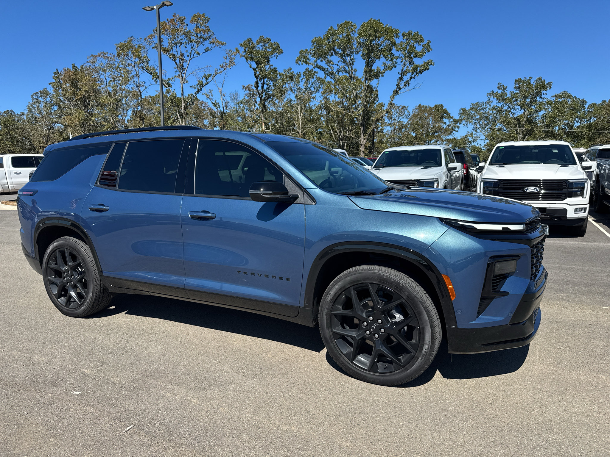 Used 2026 Chevrolet Traverse RS FWD image 4