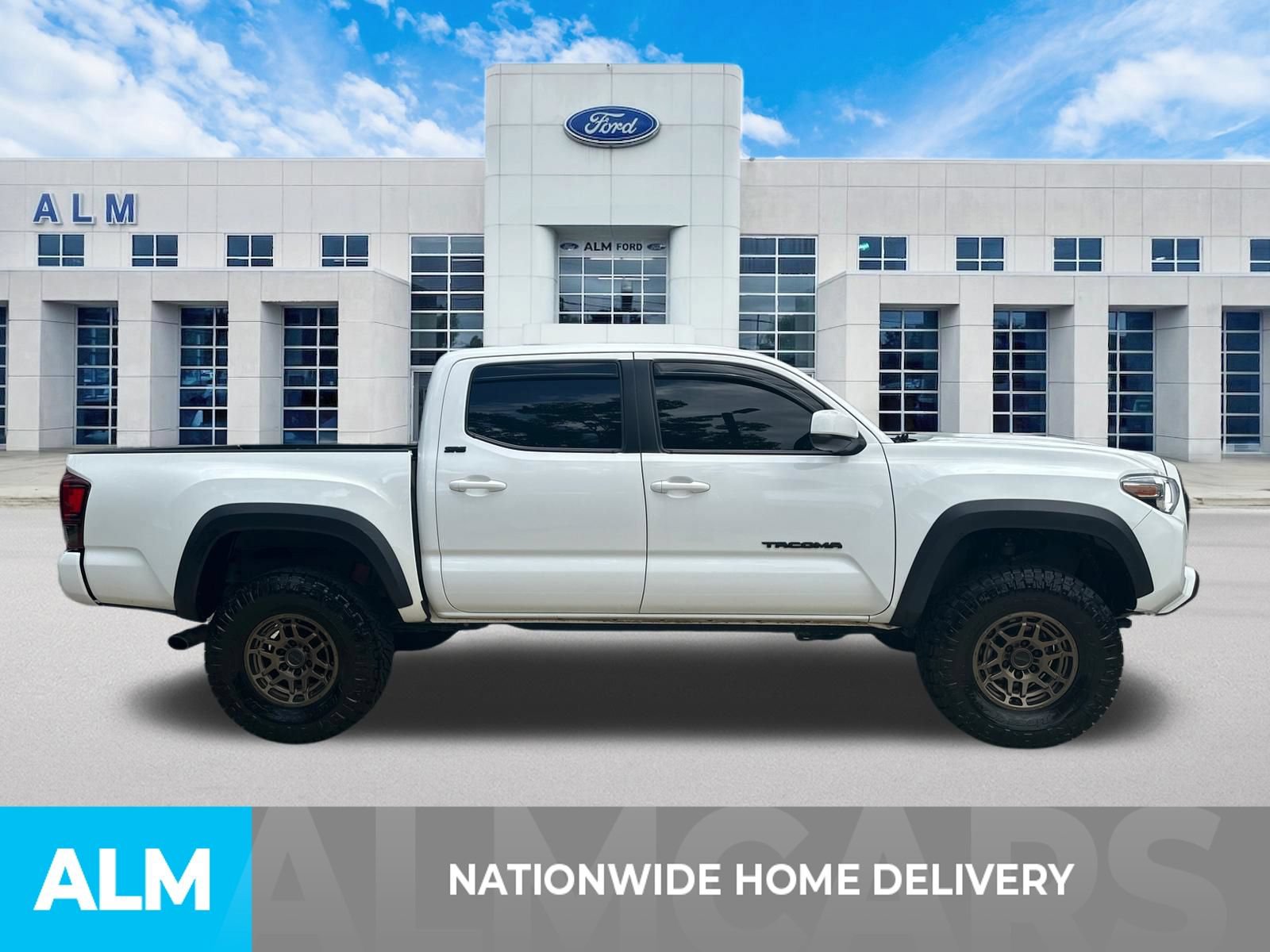 Used 2023 Toyota Tacoma 4x4 Double Cab w/ Trail Edition image 4