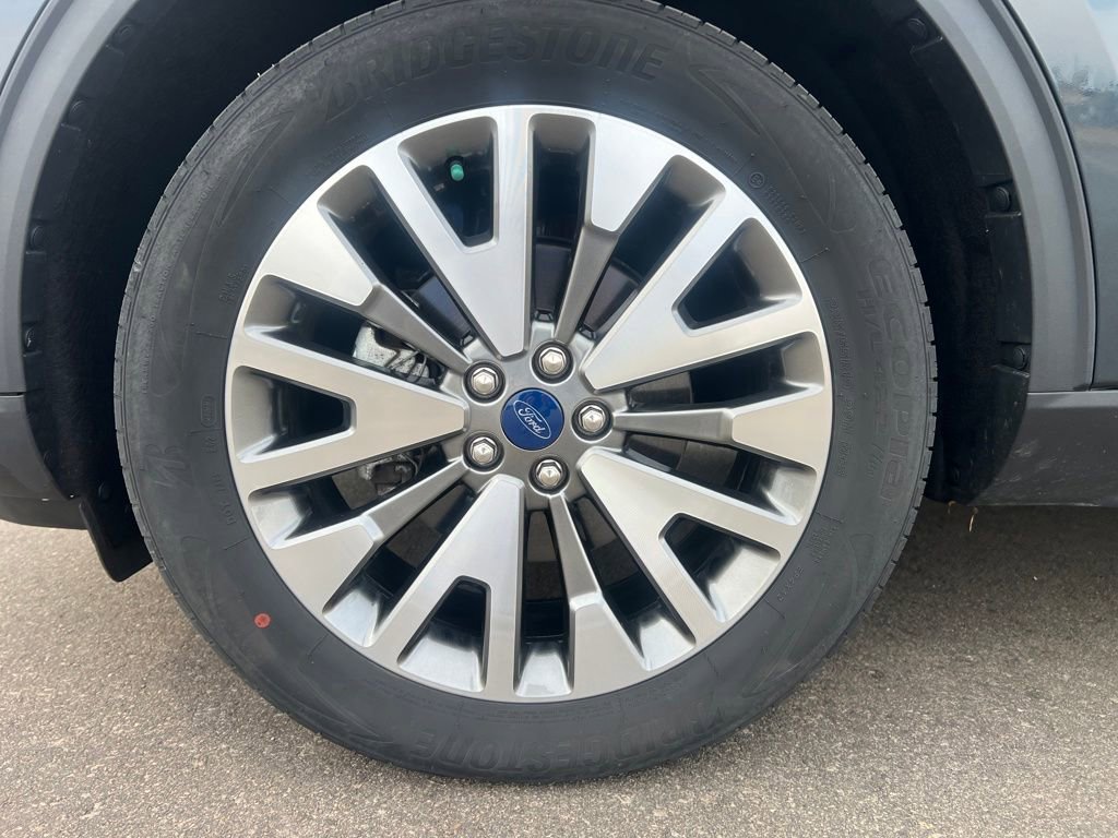 Certified 2022 Ford Escape Titanium w/ Class II Trailer Tow Package image 30