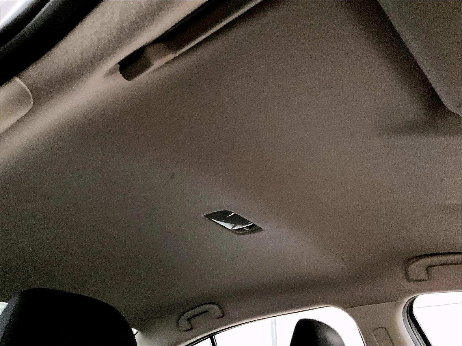 Used 2024 Nissan Versa S w/ Trunk Package image 21