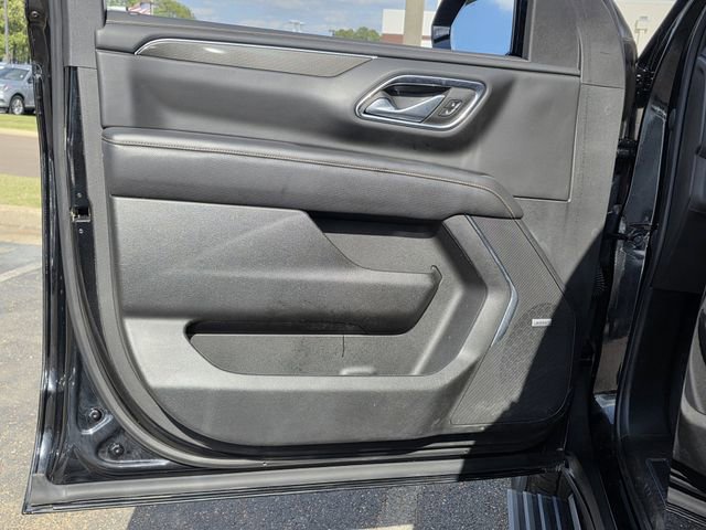 Used 2023 GMC Yukon AT4 w/ Technology Package AWD/4WD image 15