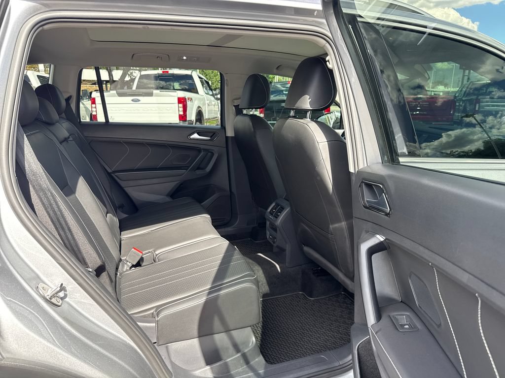 Used 2023 Volkswagen Tiguan SE AWD/4WD image 24