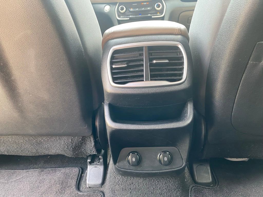 Used 2019 Hyundai Santa Fe SEL FWD image 29