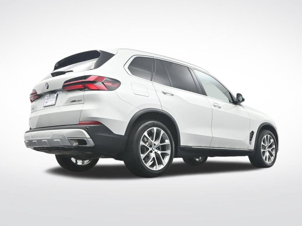 Used 2025 BMW X5 xDrive40i AWD/4WD image 36