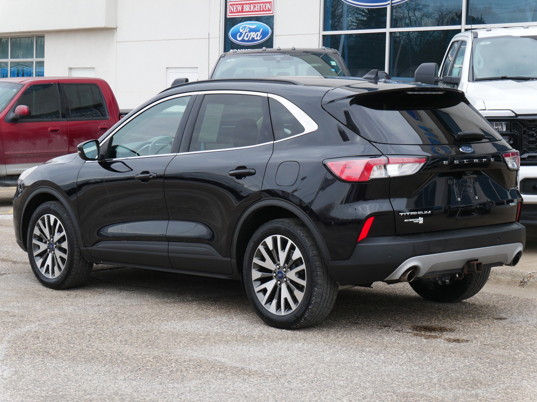 Certified 2020 Ford Escape Titanium image 3