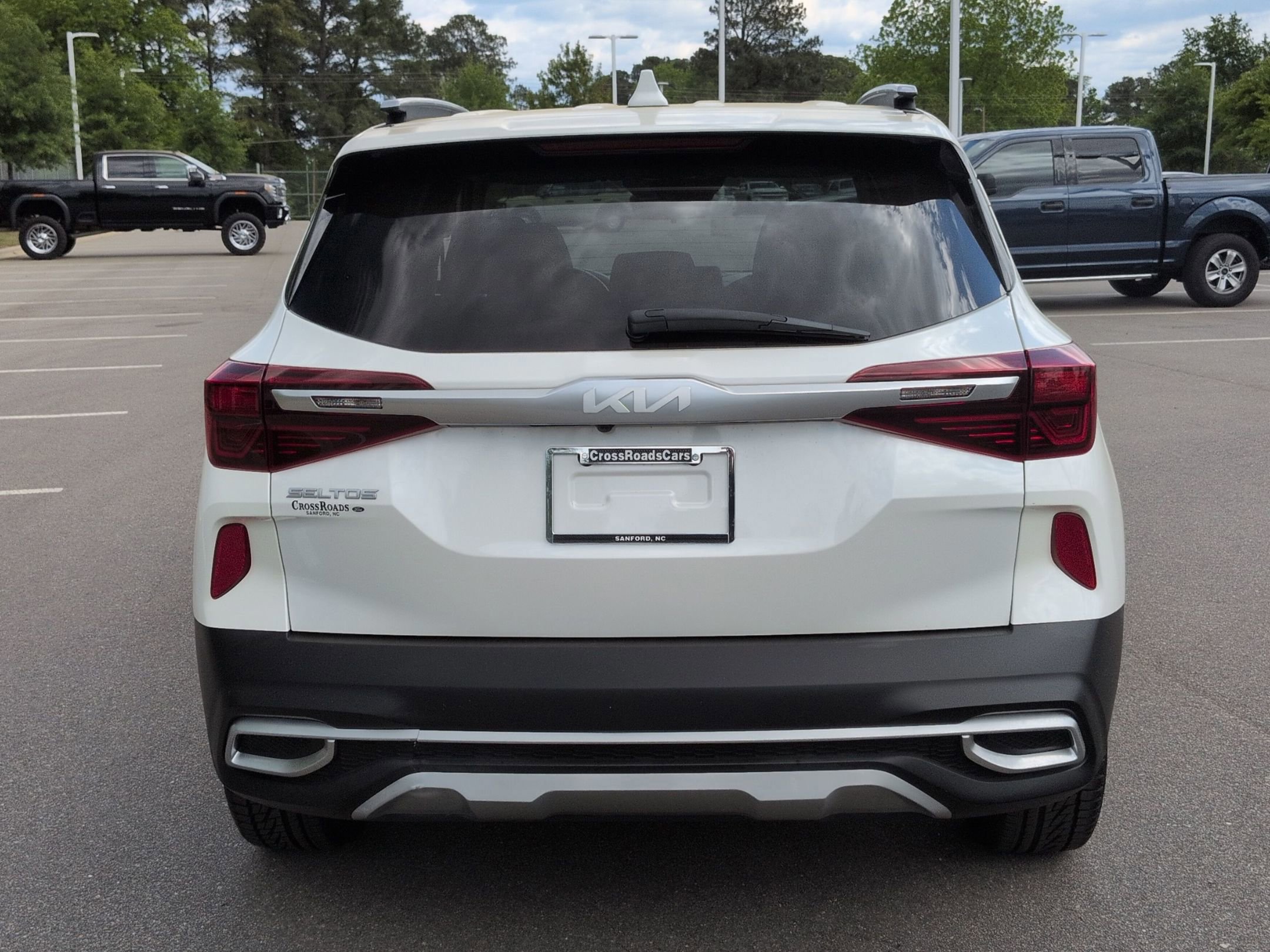 Used 2023 Kia Seltos S w/ Navigation Package image 4