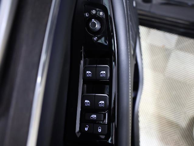 Used 2024 Jeep Grand Cherokee L Overland w/ Luxury Tech Group IV image 23