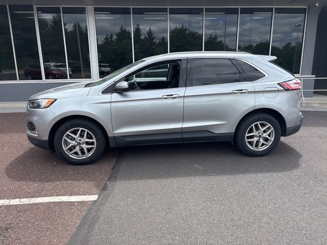 Certified 2022 Ford Edge SEL w/ Convenience Package AWD/4WD image 3