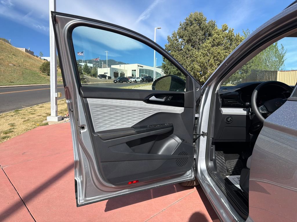 Used 2024 Volkswagen Taos S AWD/4WD image 9