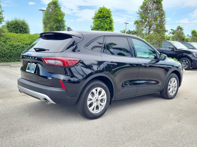 Certified 2026 Ford Escape Active FWD image 7