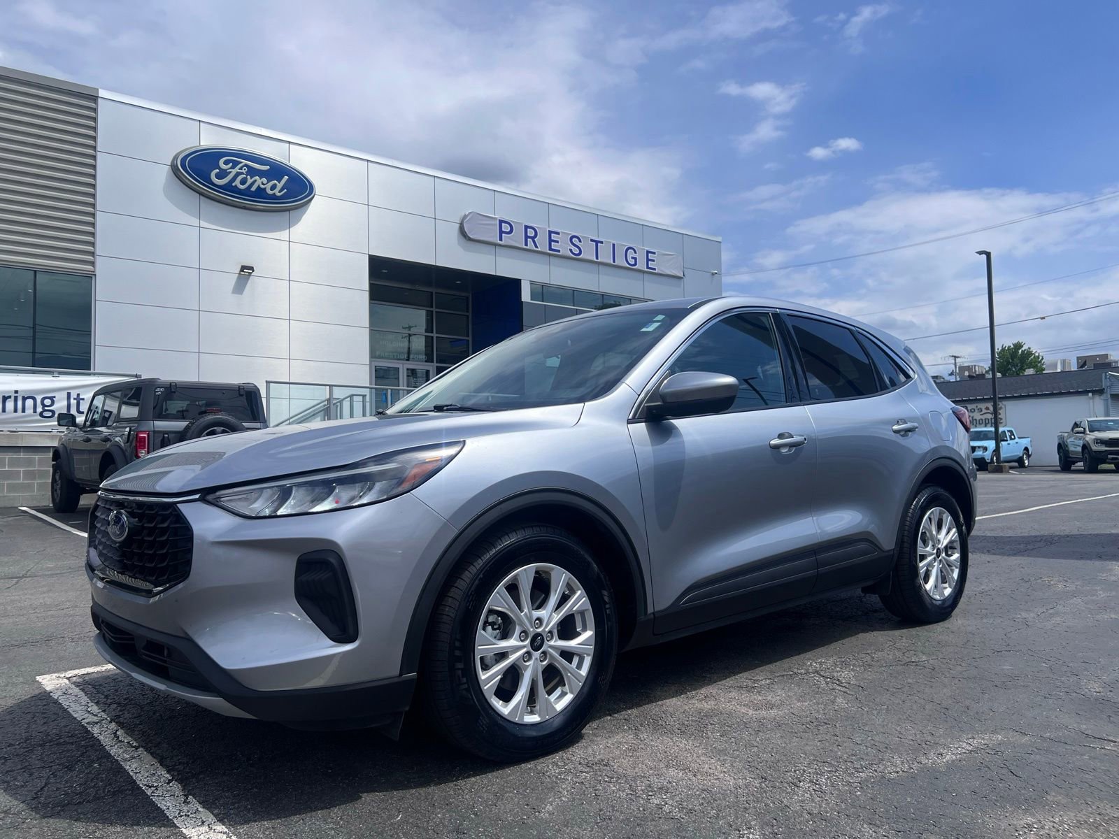 Certified 2023 Ford Escape Active w/ Tech Pack #2 FWD image 4