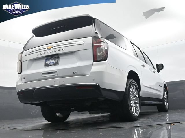 Used 2022 Chevrolet Suburban LT RWD image 23