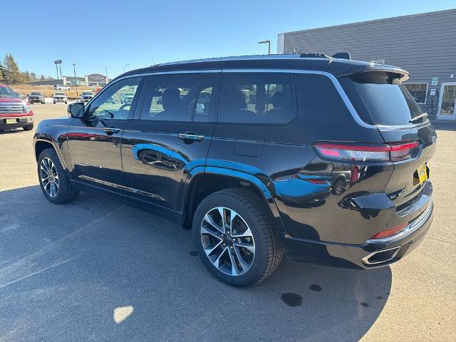 Used 2021 Jeep Grand Cherokee L Overland w/ Luxury Tech Group IV AWD/4WD image 2
