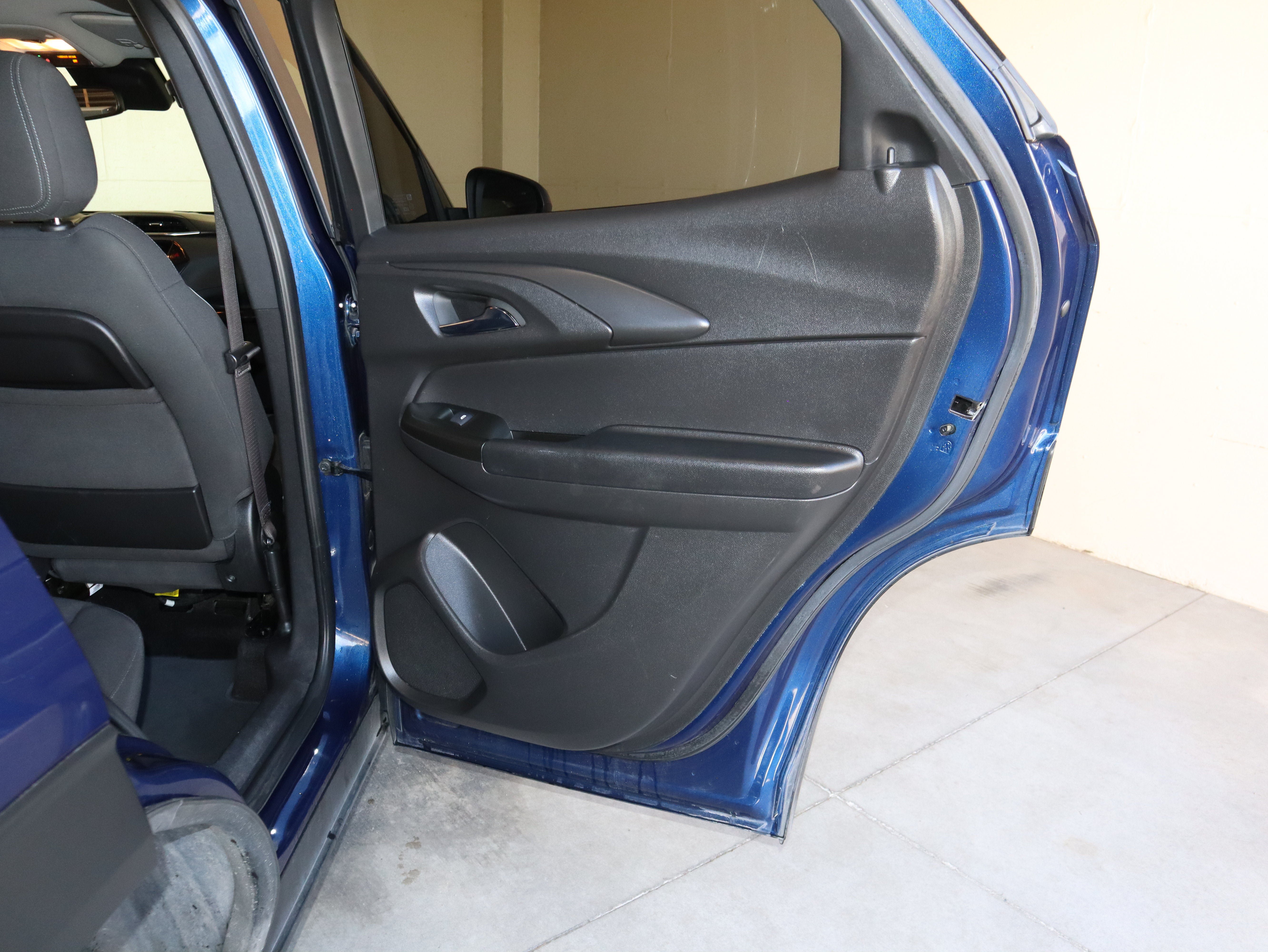 Used 2022 Chevrolet TrailBlazer LT w/ Convenience Package FWD image 43