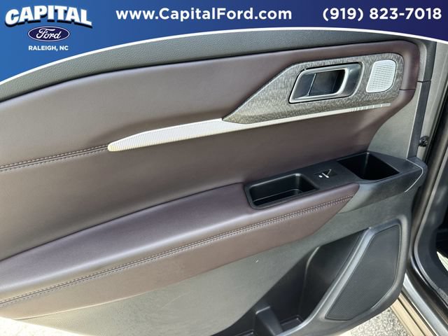 Certified 2025 Ford Explorer Platinum RWD image 17