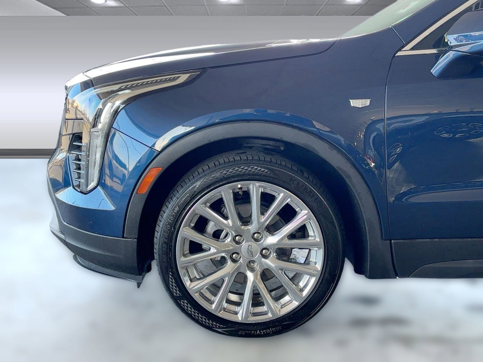Used 2021 Cadillac XT4 Luxury w/ Cold Weather Package image 11