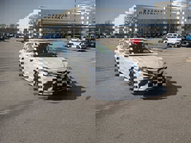 Used 2023 Toyota Camry XSE FWD image 7