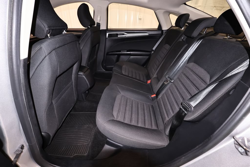 Certified 2018 Ford Fusion SE FWD image 16