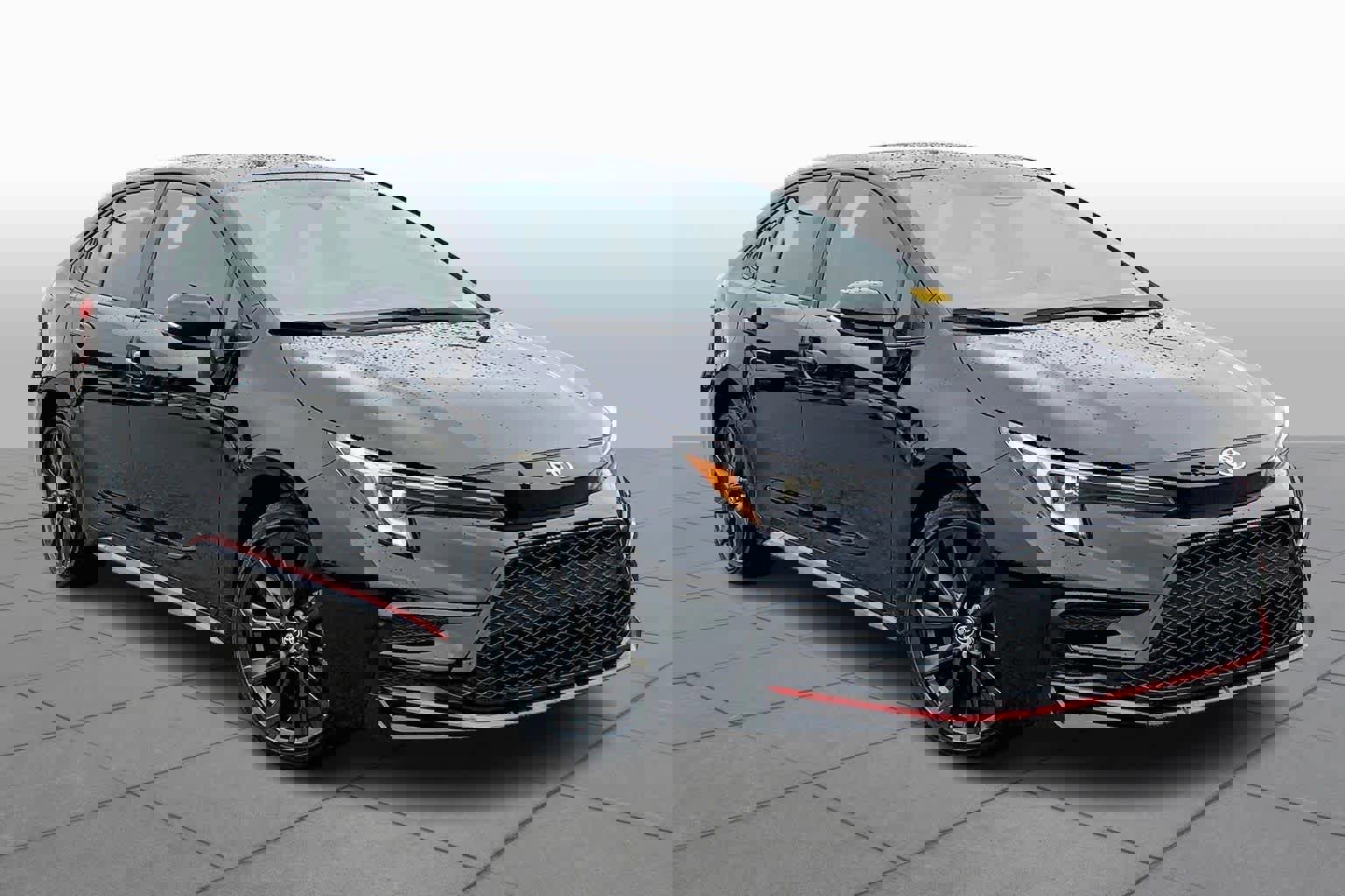 Used 2023 Toyota Corolla SE image 2