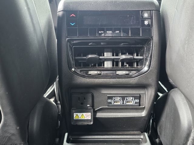 Used 2022 Jeep Grand Cherokee L Altitude image 19