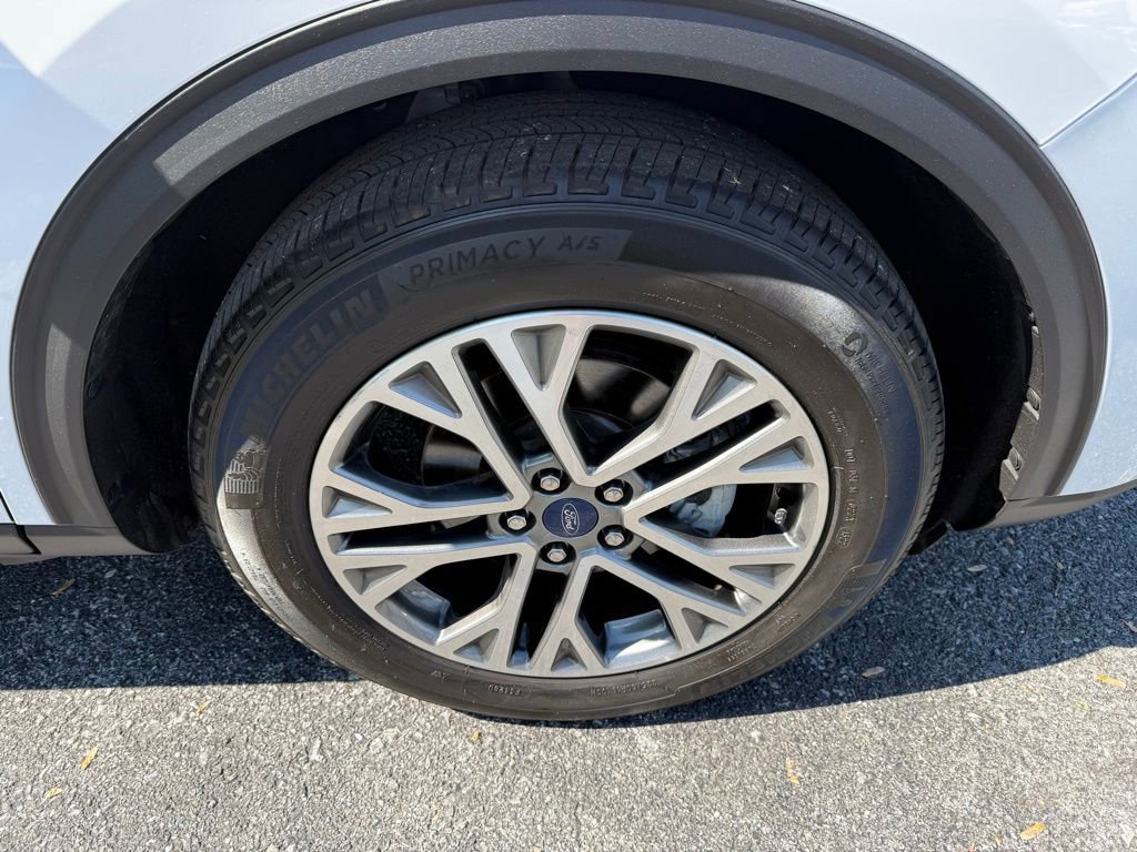 Certified 2022 Ford Escape SEL AWD/4WD image 10