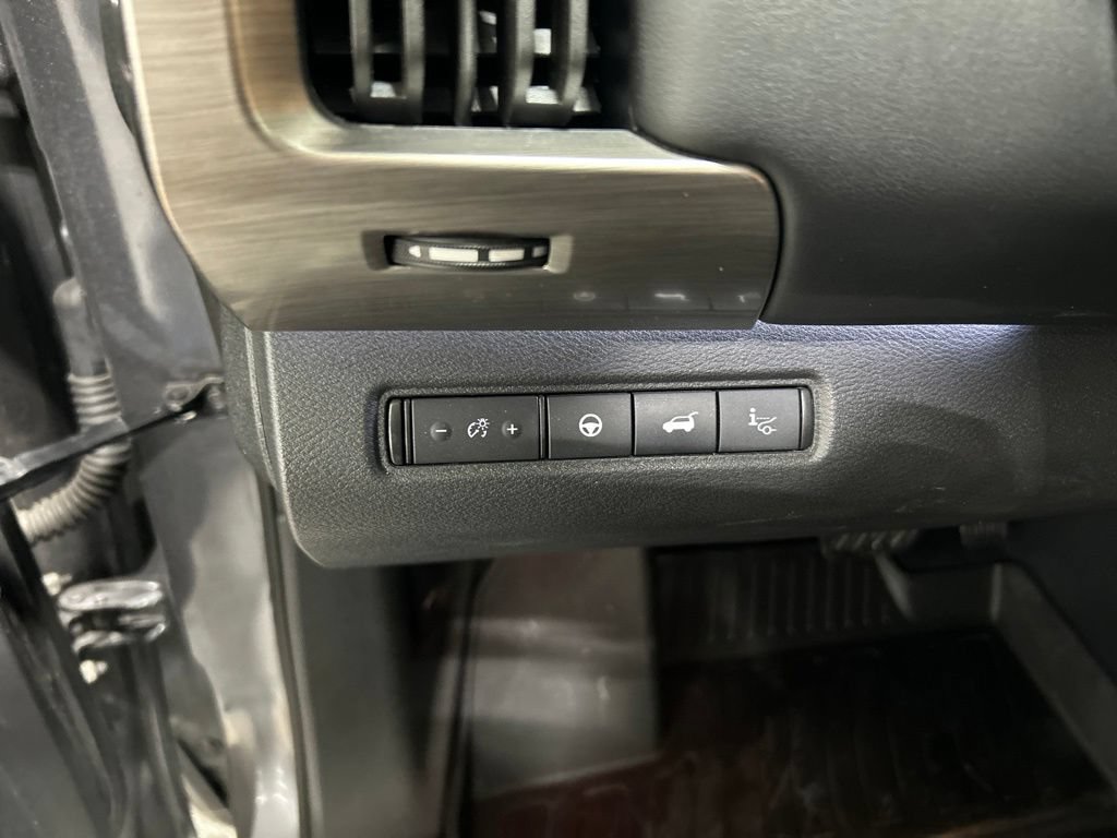 Used 2024 Nissan Pathfinder Platinum AWD/4WD image 14
