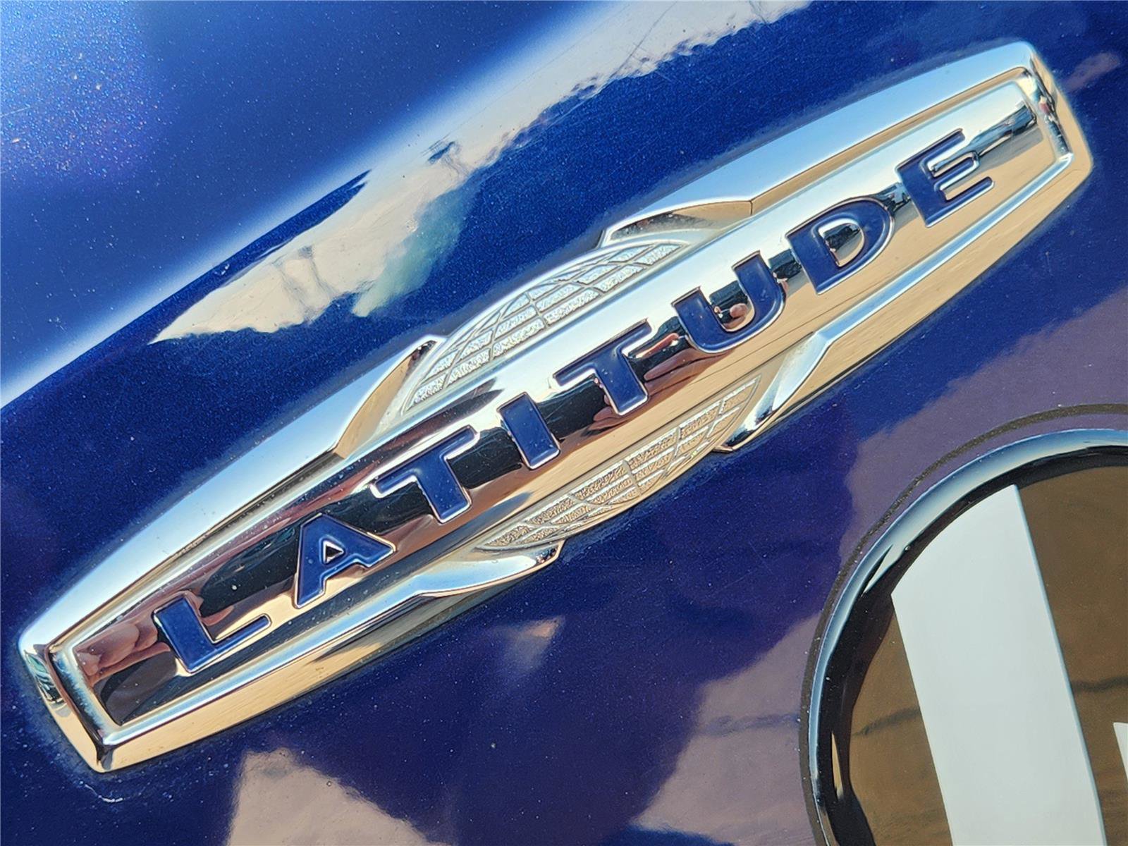 Used 2020 Jeep Renegade Latitude w/ Popular Equipment Group FWD image 9