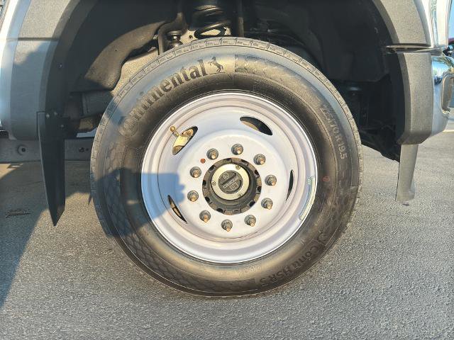 Certified 2024 Ford F450 XLT w/ XLT Value Package image 9