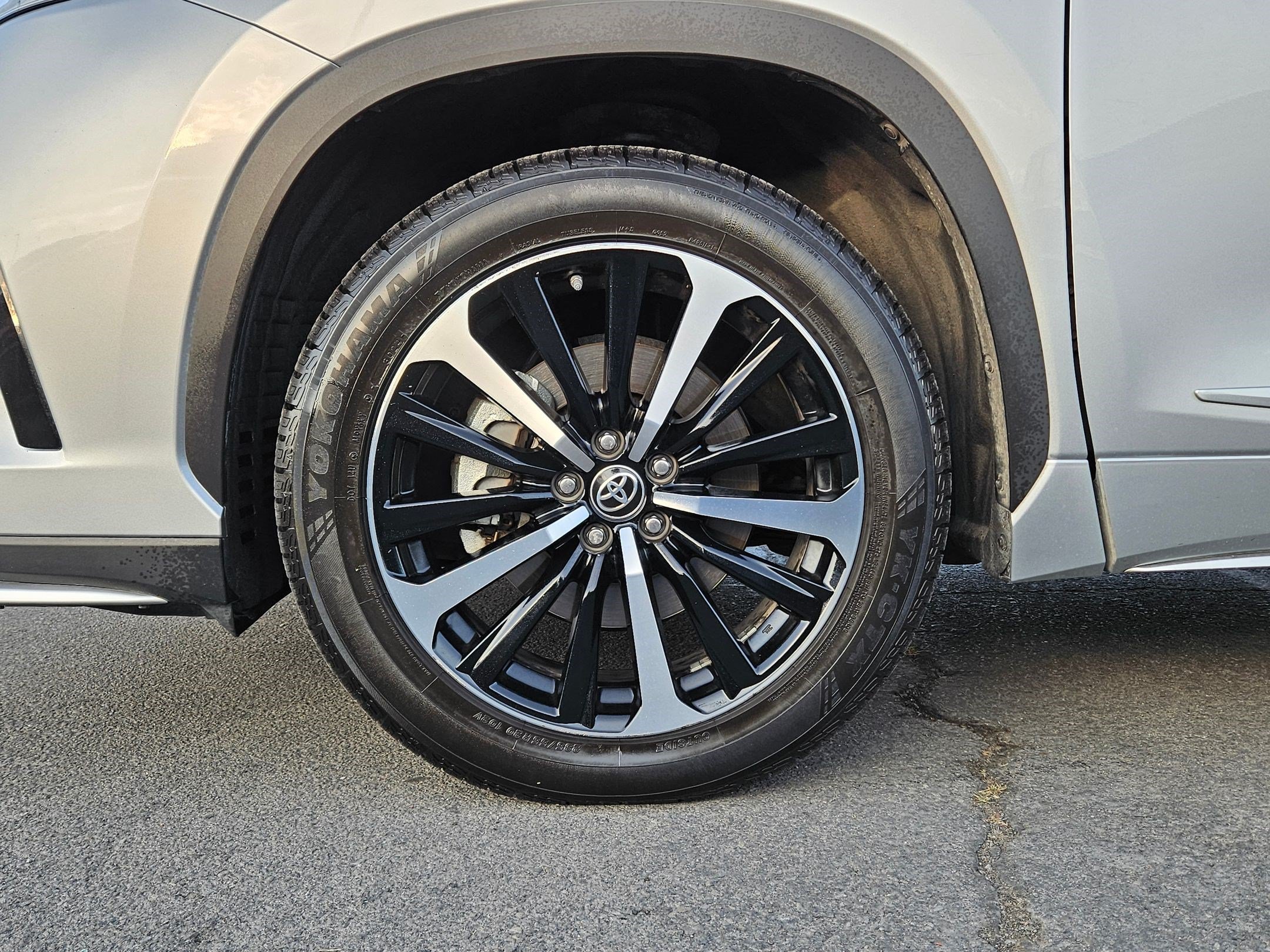 Used 2022 Toyota Highlander XSE AWD/4WD image 14