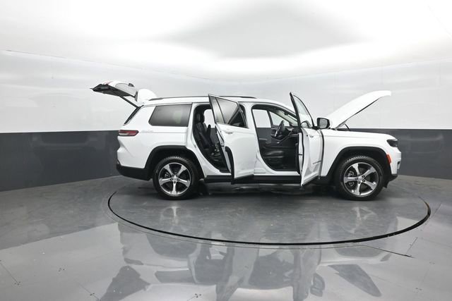 Used 2023 Jeep Grand Cherokee L Limited w/ Luxury Tech Group II image 42