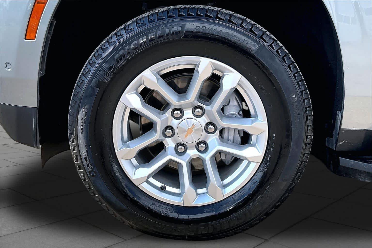 Used 2025 Chevrolet Tahoe LT w/ Comfort Package RWD image 14